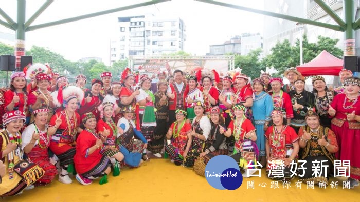 桃園市長鄭文燦,出席「桃園市中區原住民族天幕活動場落成啟用典禮」。