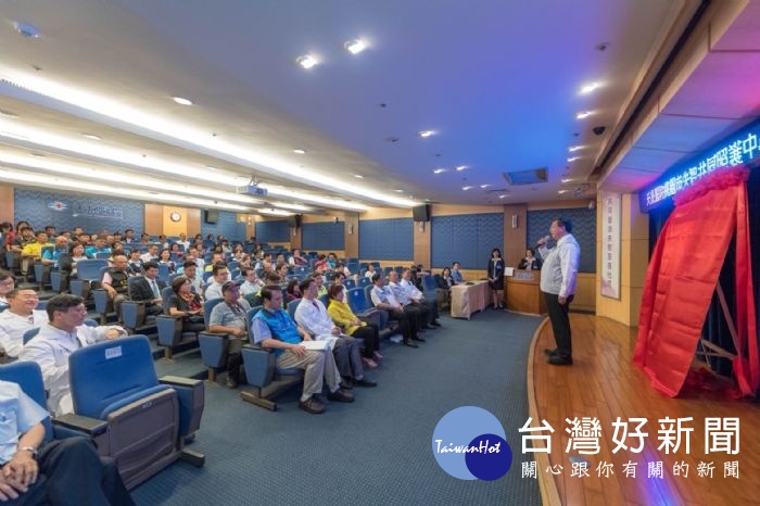 鄭文燦表示,希望透過早期發現及治療,有效減緩失智者症狀,讓失智者得到最好照護。