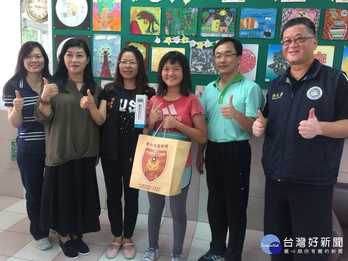 不被逆境打敗 新住民之女榮獲總統教育獎