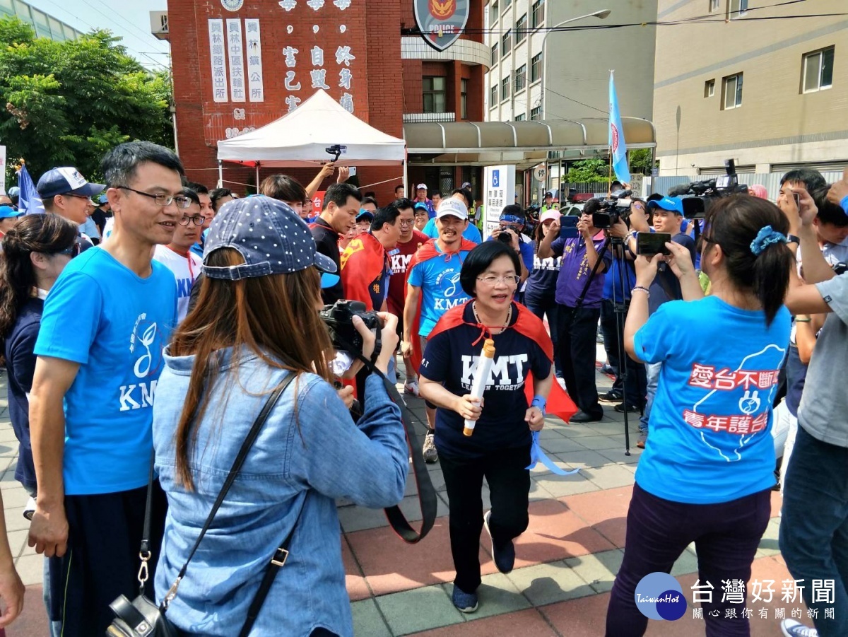 由國民黨青工會發起的「愛台不斷電、青年護台灣」路跑活動，立委王惠美全程參與支持。
