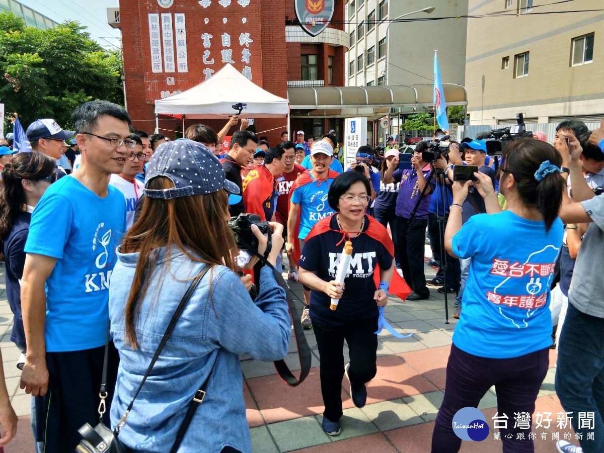 由國民黨青工會發起的「愛台不斷電、青年護台灣」路跑活動,立委王惠美全程參與支持。