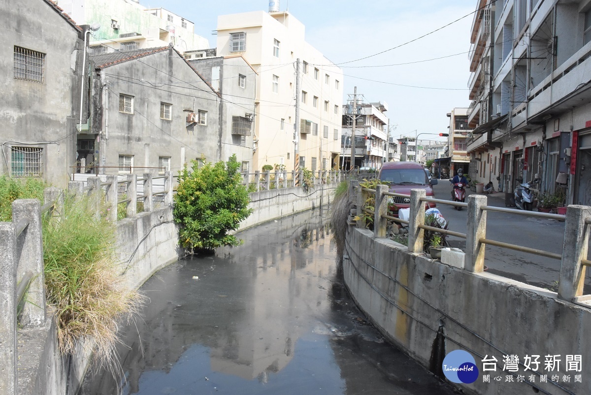 鹿港南分圳加蓋闢路工程動土（南分圳）。