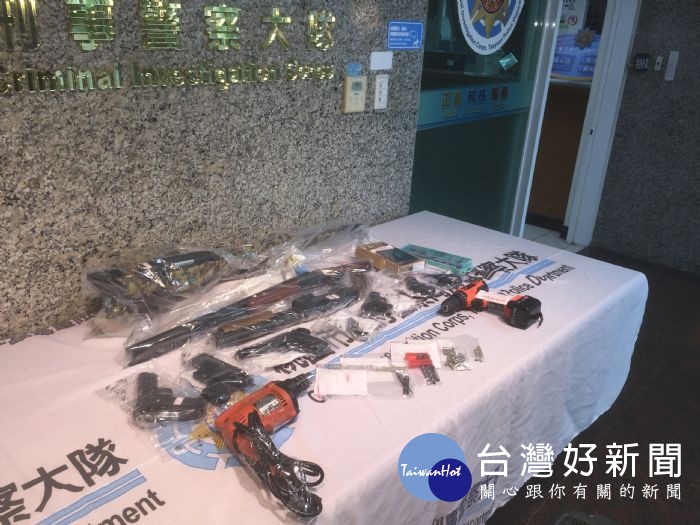 警方查獲各類毒品案件156件180人,緝獲各級毒品重量共5.26公斤;其他刑案165件192人。