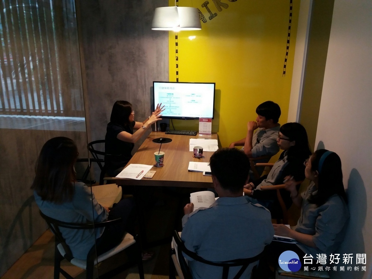 勞動部推動「小型企業人力提升計畫」,協助小型企業辦理訓練來提升員工多元職能及工作效率。