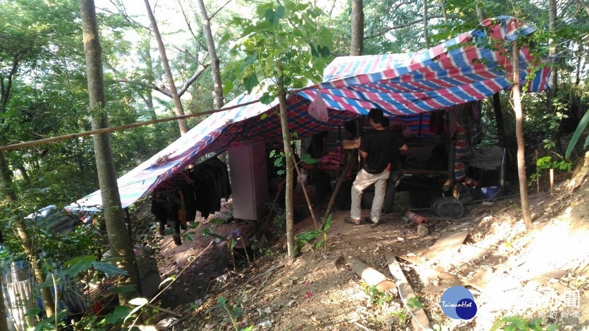 山老鼠集團藏在山區簡陋的工寮。（南投地檢署提供）