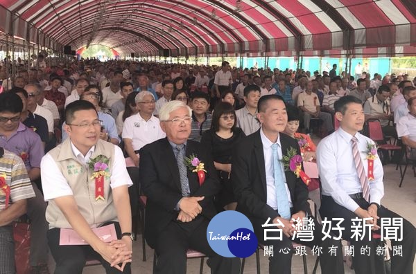 雲林農田水利會慶祝水利節舉辦107年水利節暨資深績優人員表揚大會,感謝水利小組長、班長及工作人員長年的無私奉獻。(記者陳昭宗翻攝)