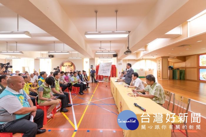 桃園市長鄭文燦前往蘆竹區,視察「國道1號桃園交流道動線改善工程計畫(增設中正北路匝道)」。