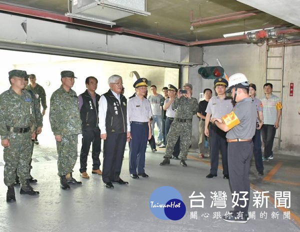 中部地區萬安41號演習,由雲林縣長李進勇、警察局長許錫榮偕同副統裁官黃意誠少將等人前往視導。(記者陳昭宗拍攝)。