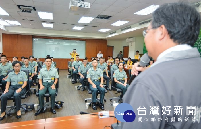 鄭市長表示,市府支持軍方各項建設,完善周邊道路交通,協助就業和生活照顧,維持良好的軍民關係。