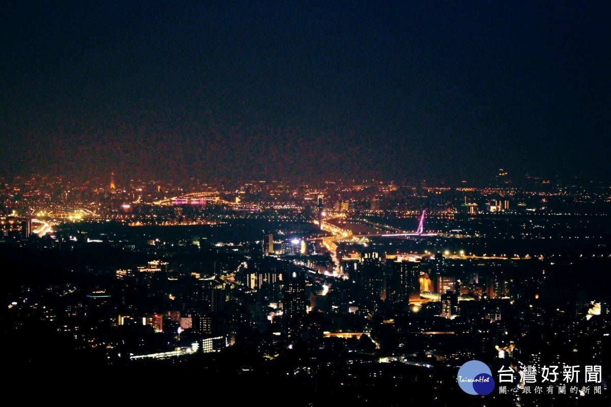 四季長廊夜景(圖/台北市大地工程處提供)