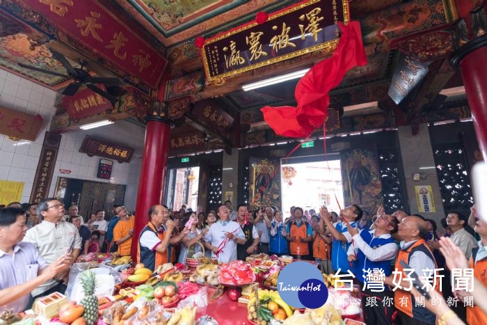 鄭市長表示,期盼五穀爺保佑,為地方帶來發展,讓龍潭各行各業都能夠好工作、好生活、好發展。