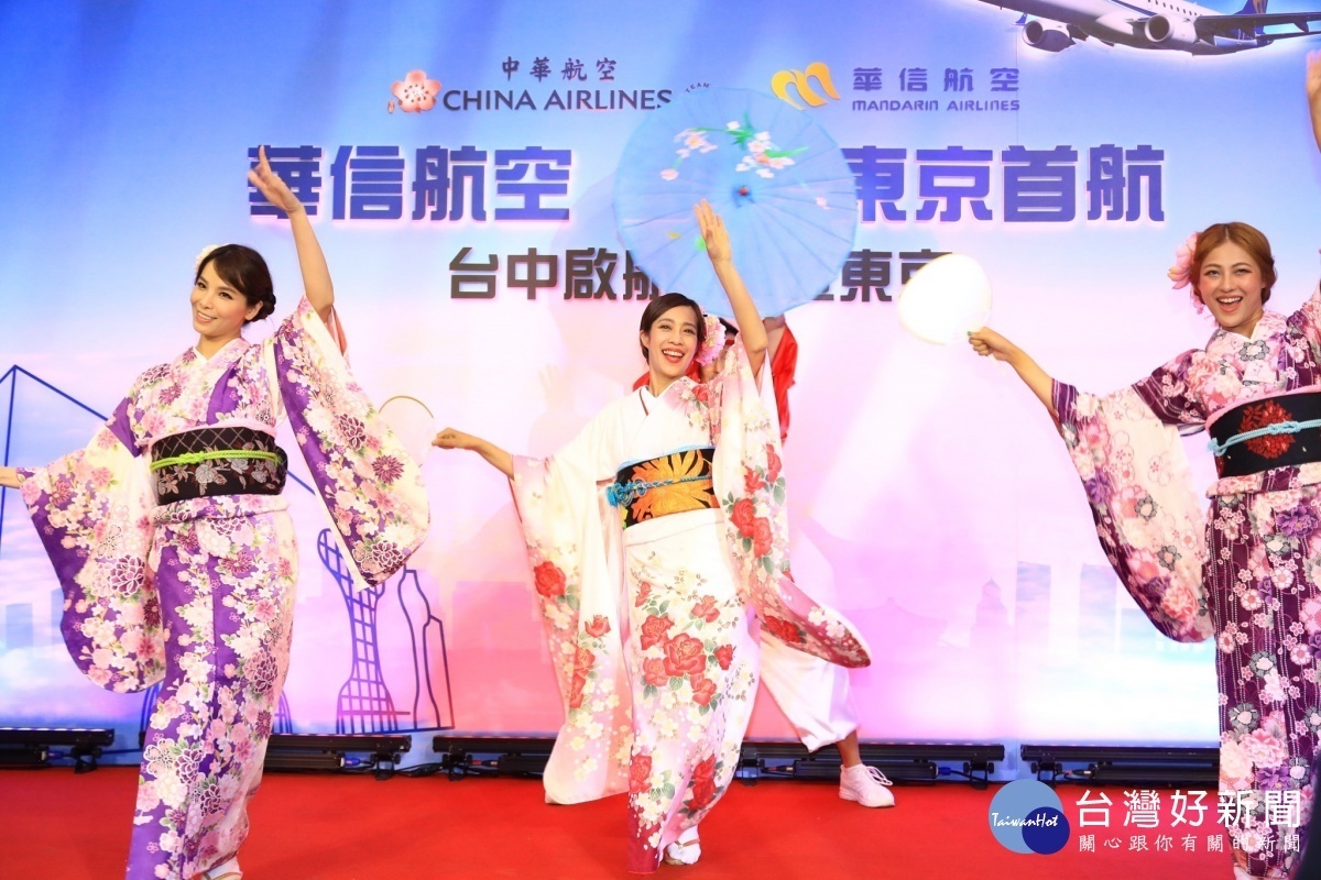 身著和服的舞者帶來日本祭典舞蹈開場表演
