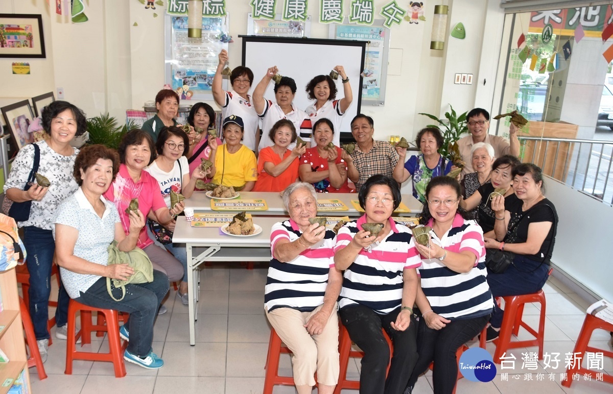 彰化基督教醫院舉辦「粽粽健康慶端午」活動，邀請社區長輩一起ＰＫ。圖／彰基醫院提供