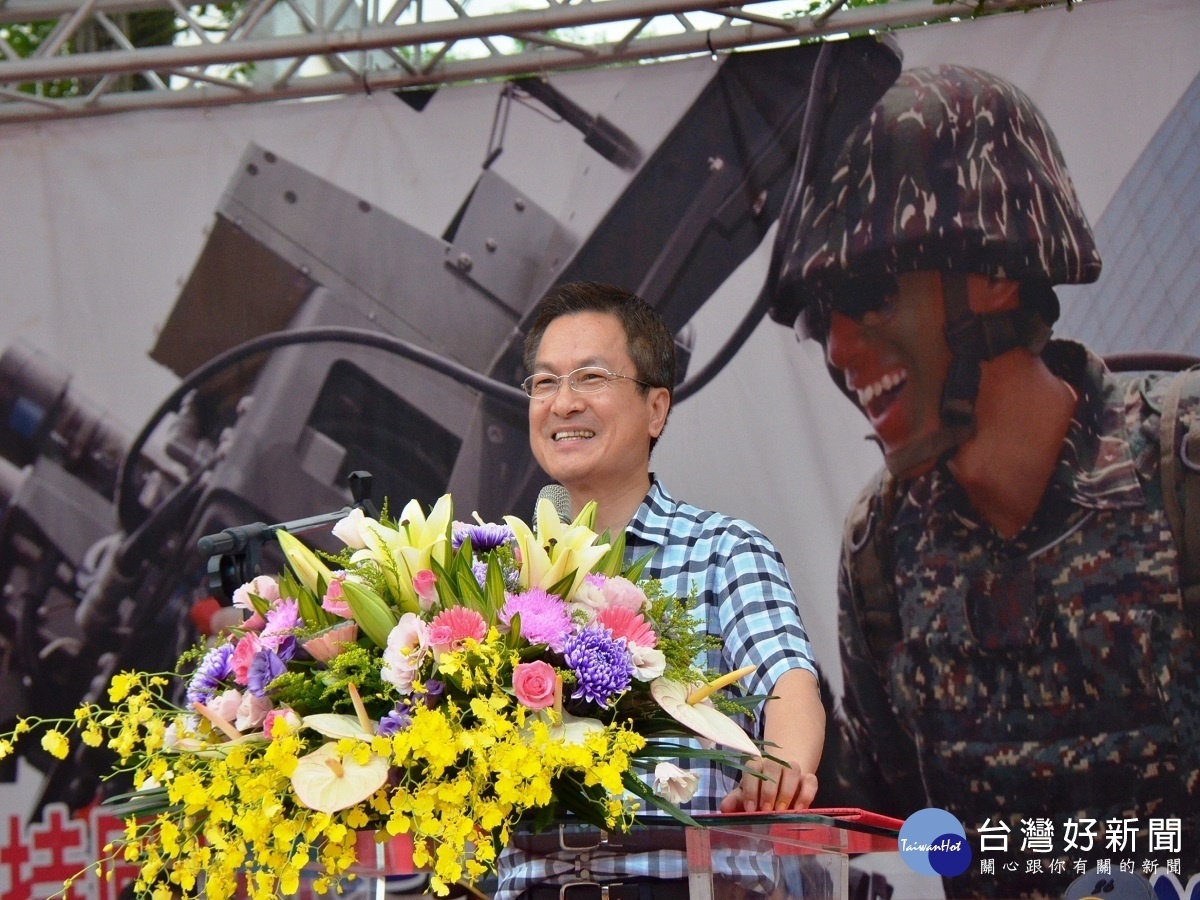 彰化縣後備軍人運動會 魏明谷為比賽鳴槍開賽