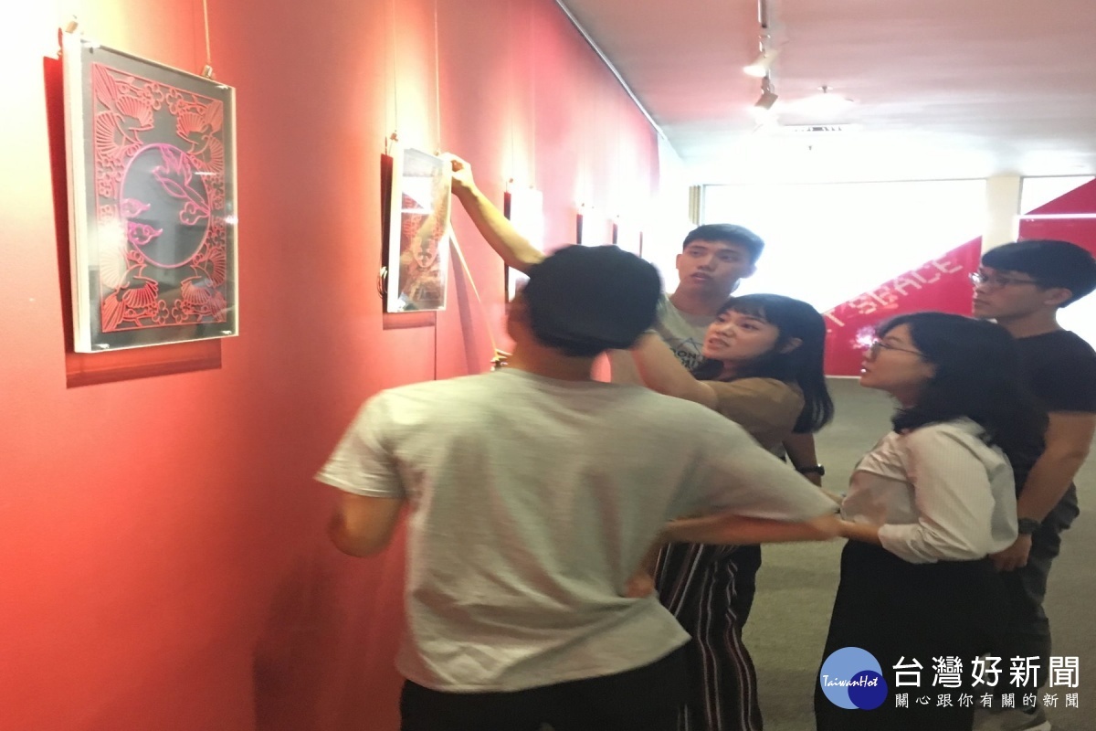 佈展情形。