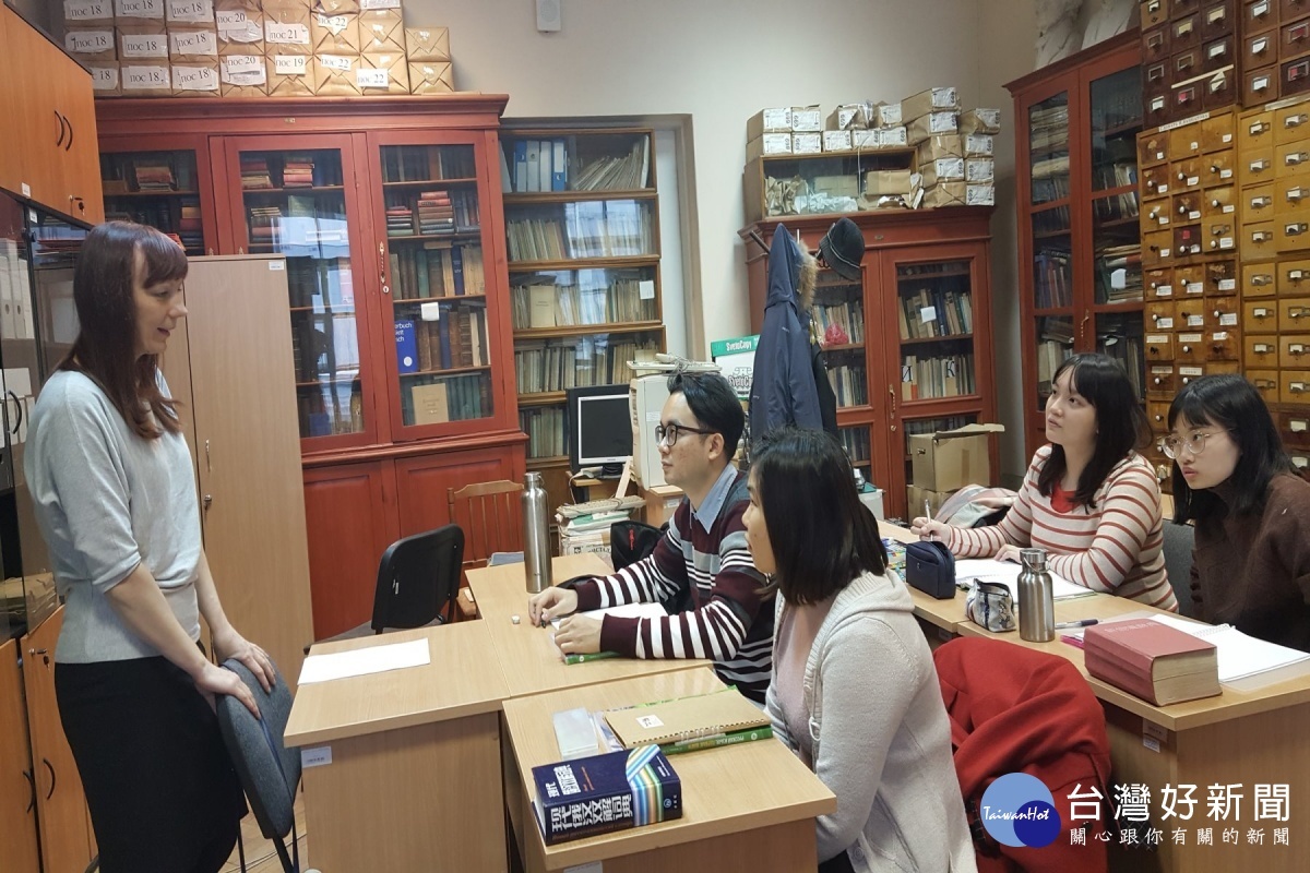 邀請俄籍教授進行全俄文授課。