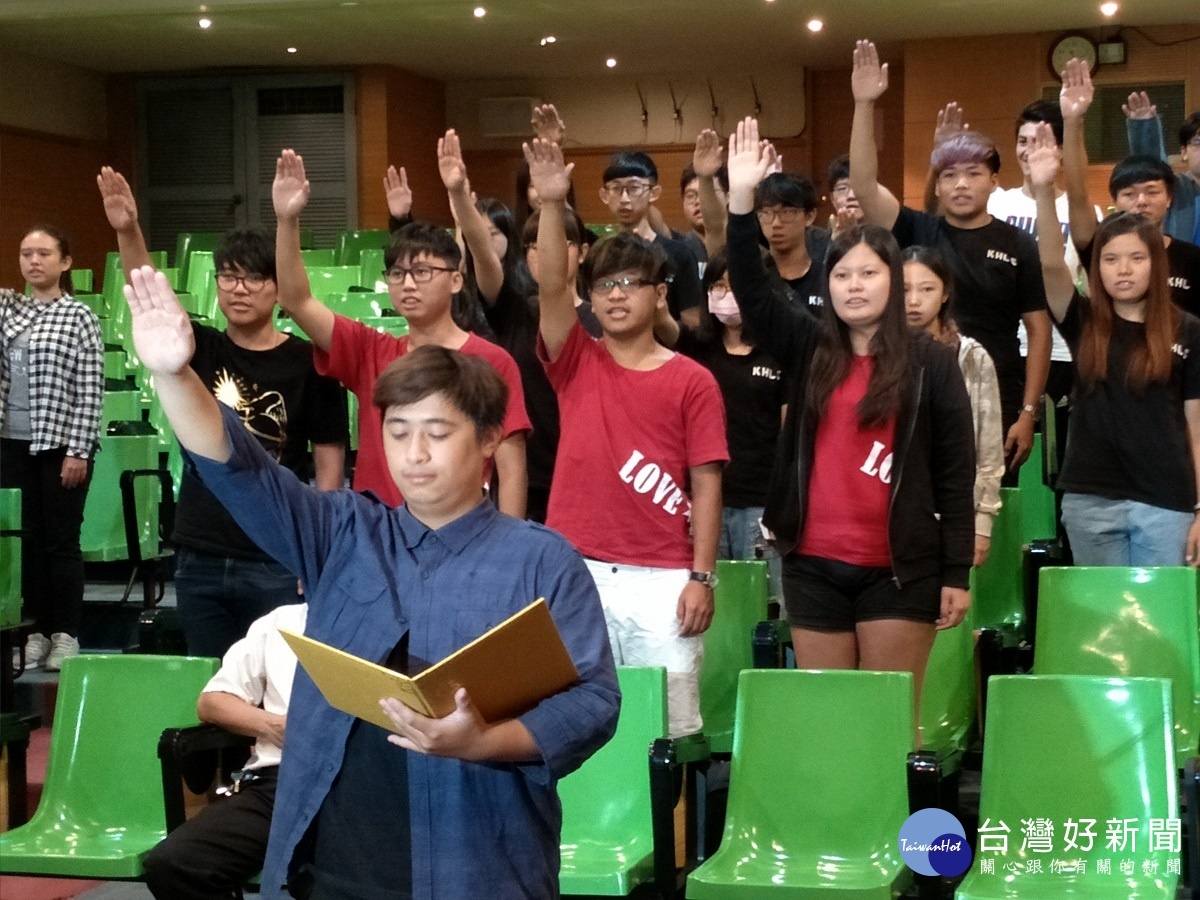 建國科大學生志工遍地開花下鄉到海外服務宣誓。圖/記者鄧富珍攝