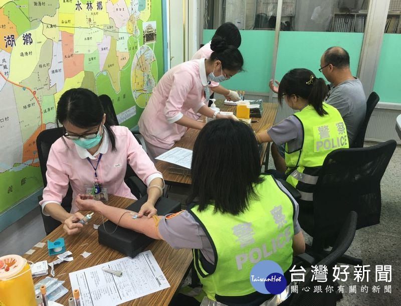 北港分局為促進員警關注健康管理,特辦理健檢活動,希望透過檢查,發現影響身體健康的警訊,即早發現、即早預防。(記者陳昭宗拍攝)