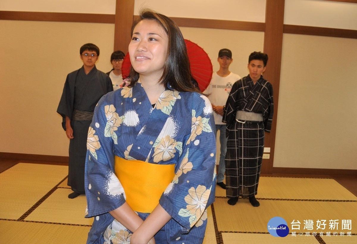 日本籍學生西村南海要回日本實習一年有點近鄉情怯。