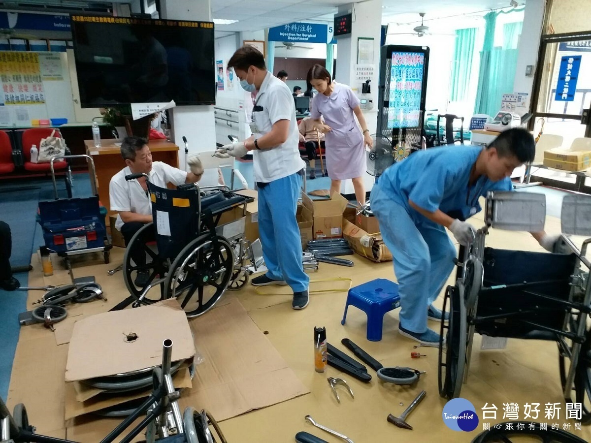 北榮落實「整體復健醫療」觀念 為榮民檢修輔具行動