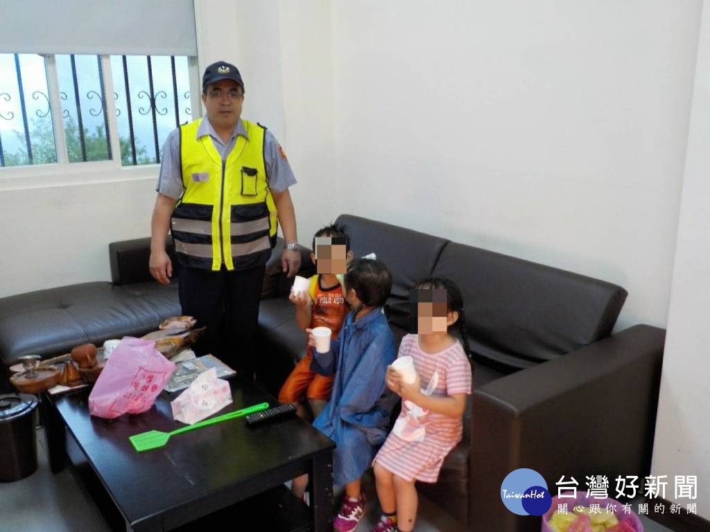 大溪分局光華派出所連續救援,避免民眾及小朋友發生意外。