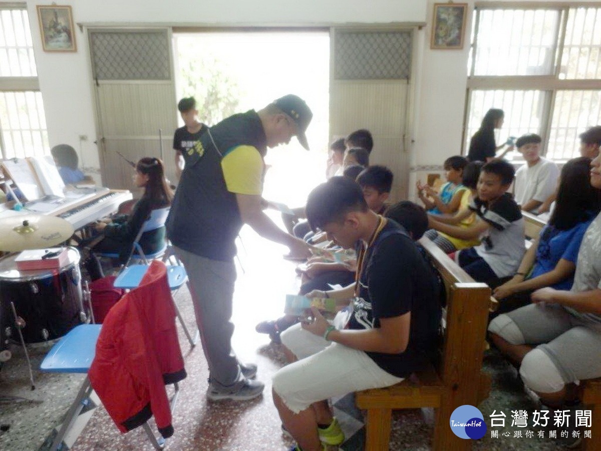 活動中舉辦保護青少年法令解答,會場中青少年反應熱烈。