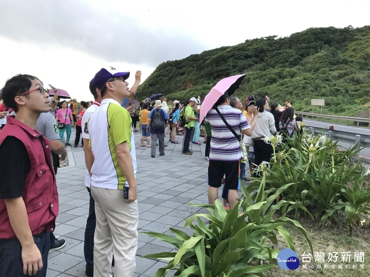 副市長葉惠青、農業局長李玟、動保處長陳淵泉等出席瑞芳區蝙蝠洞蝙蝠季活動。(圖/動保處提供)