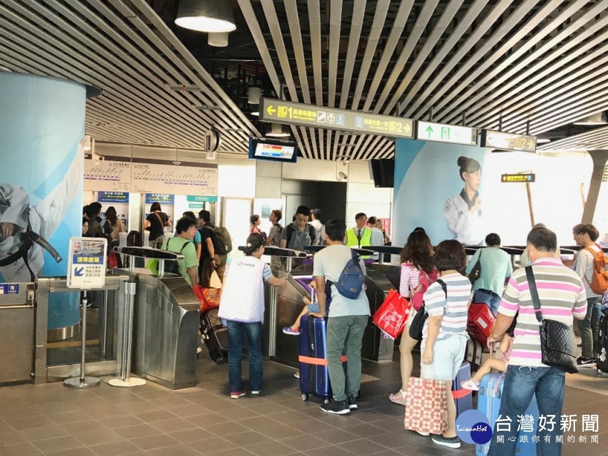 桃園機場捷運祭出多項利多措施,帶動運量的大幅成長。