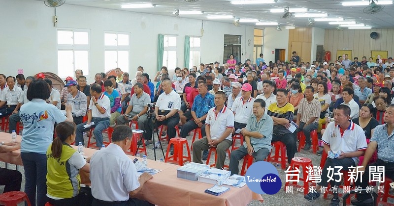 縣長參選人張麗善展開20鄉鎮「相挺為雲林」座談會，深入基層、貼近鄉親，宣講未來的施政規劃及理念。（記者陳昭宗拍攝）