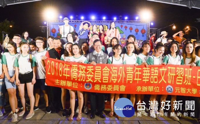 鄭市長表示，市府規劃編列約1億元閩南活動相關預算，讓閩南文化節更精彩，吸引更多年輕人參加，推動閩南文化。