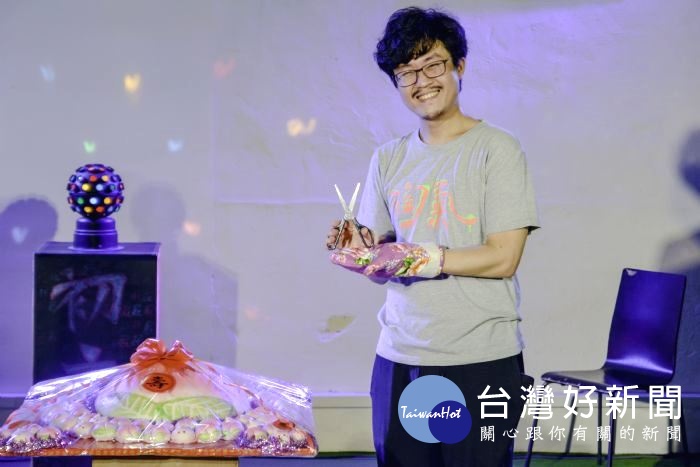 第三屆回桃看藝術節主題命名為「淘氣」,於中壢五號倉庫藝文基地開啟為期三週的展演活動。