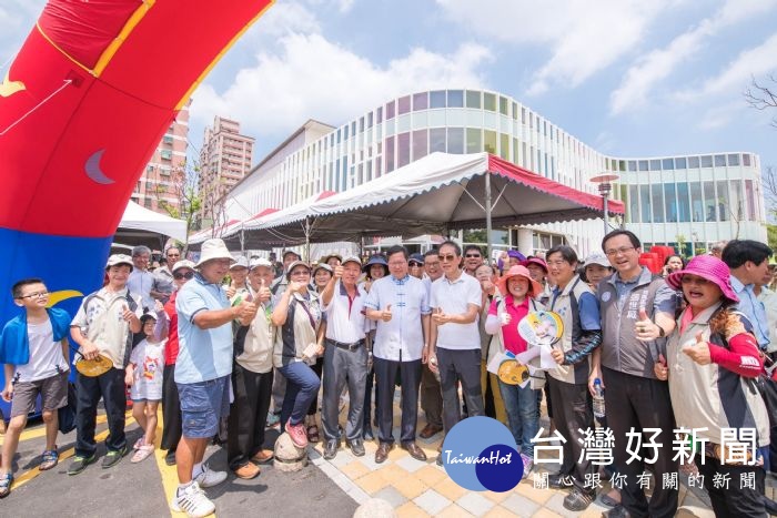 桃園市長鄭文燦,出席南平運動中心開幕典禮。