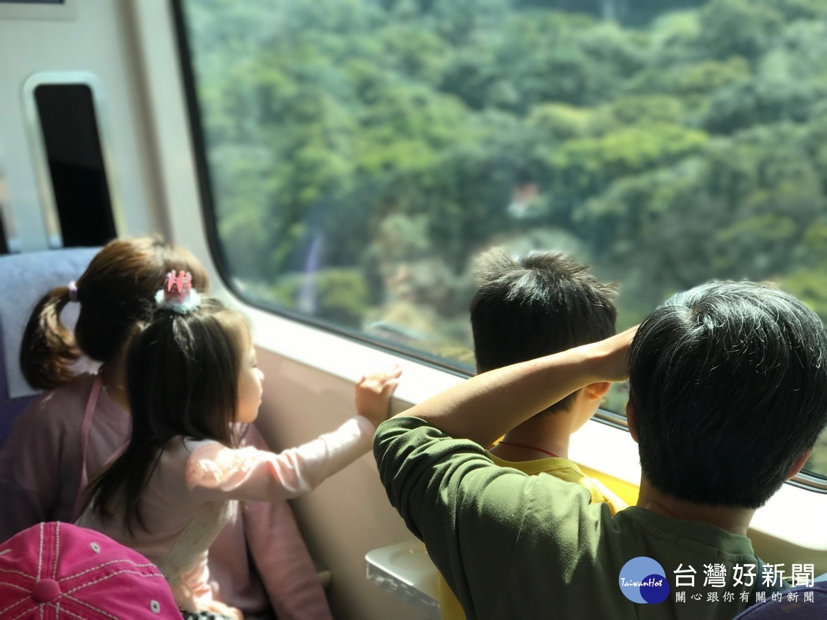 「桃園市民學生卡(國小)搭乘機場捷運4折優惠」8月1日正式上路。