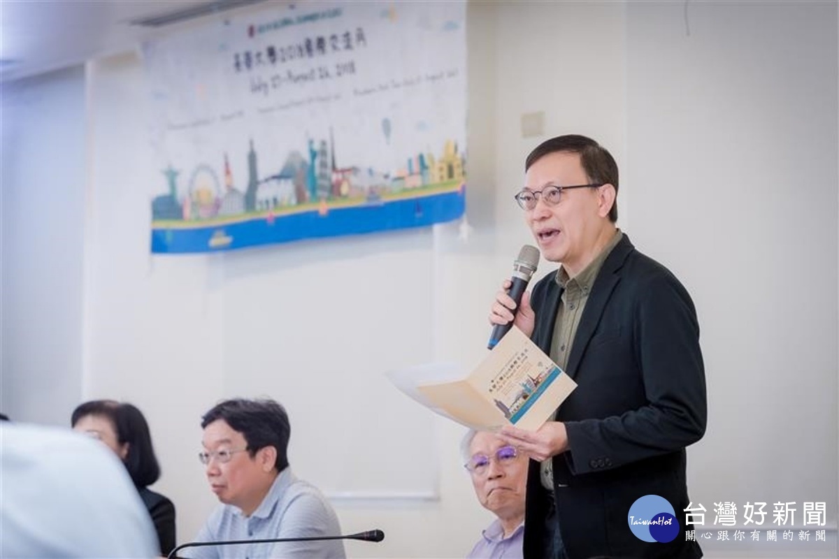 李泳龍校長期勉學生能用心體驗台灣的一切。