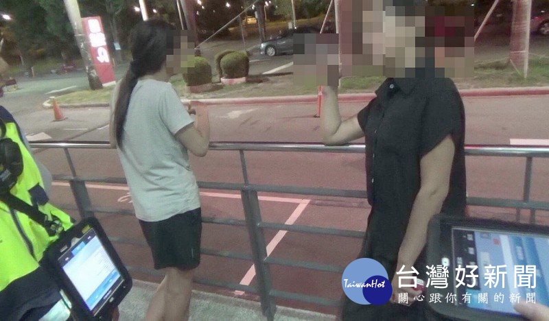 警方強化暑期青春專案執行,積極查緝各級毒品,北辰所員警於醫院查案時逮獲女子持有毒品,依法送辦。