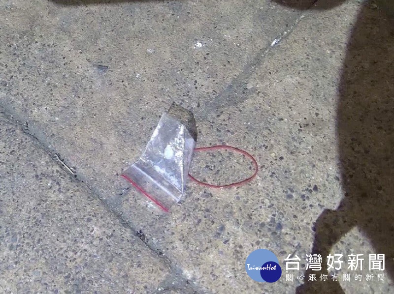 警方強化暑期青春專案執行,積極查緝各級毒品,北辰所員警於醫院查案時逮獲女子持有毒品,依法送辦。