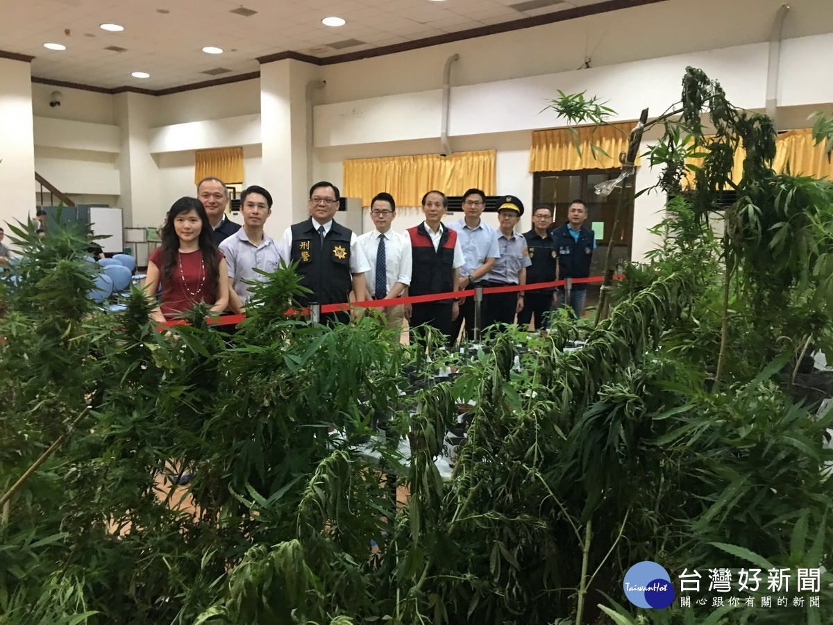 此次參與破案各單位代表出席記者會。(記者扶小萍攝)