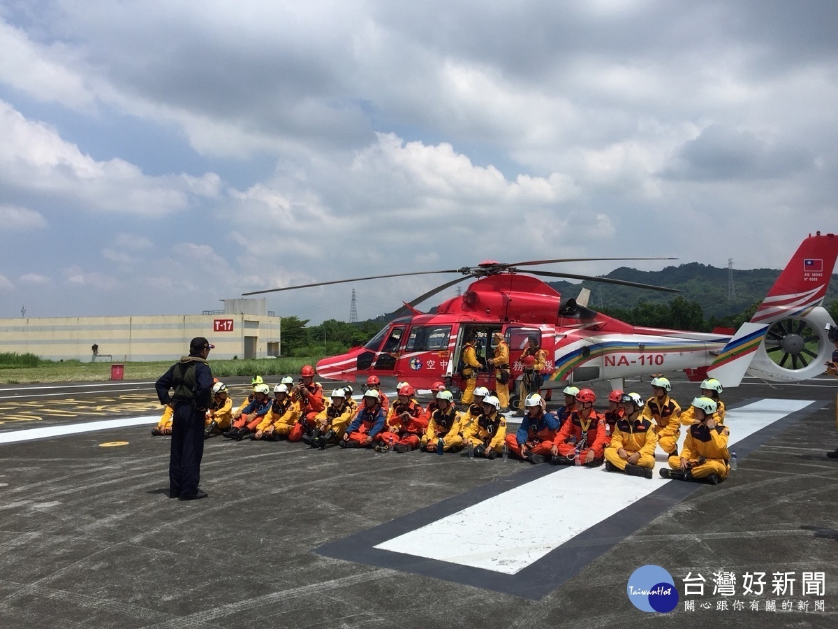 提升人命救助時效　彰縣消防局培訓直昇機吊掛救援訓練
