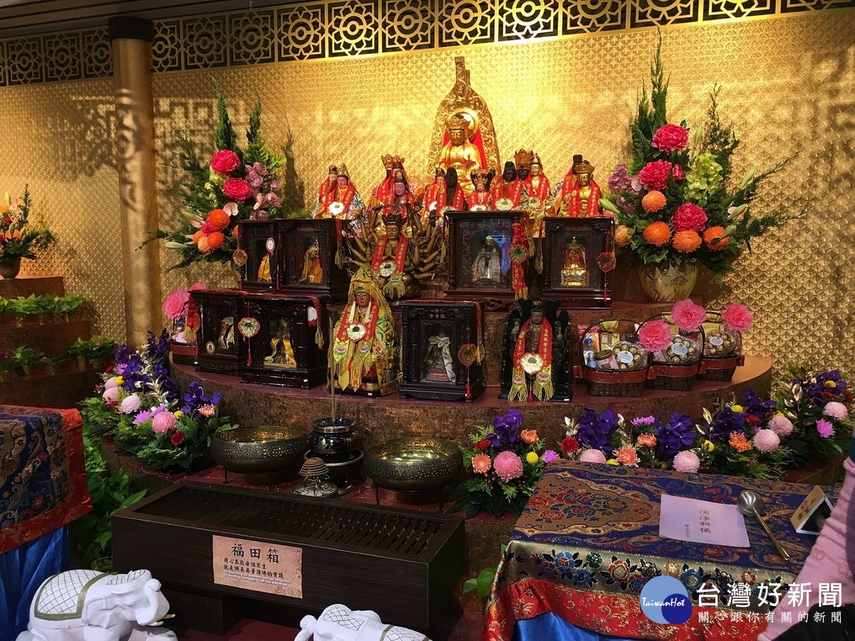 靈鷲山第25屆水陸空大法會特別迎請25尊觀音安座,普灑甘露普照眾生。