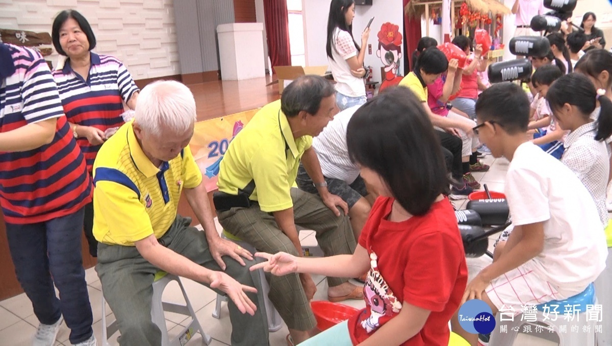 蘆竹區南崁社區發展協會運用北健有線電視「活力桃園.社區徵案補助計畫」經費,舉辦「孝親暨成果發表」活動。