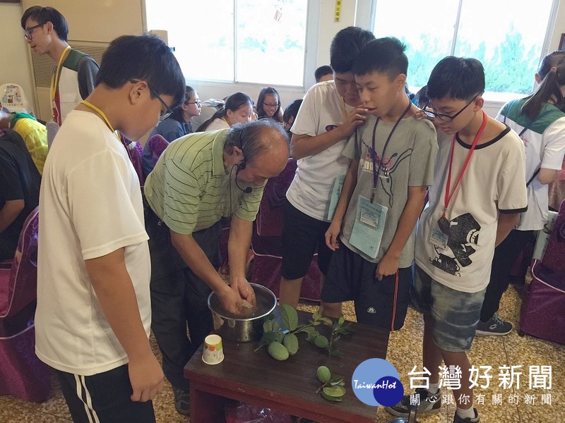 雲林家扶國中生在暑假期間走訪草嶺，感受大自然的美好，亦認識雲林在地的草嶺風景特色。