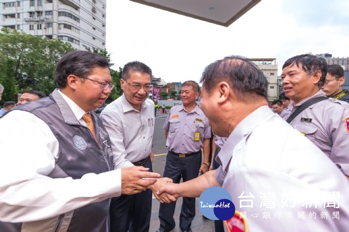 鄭市長表示,市府會與民防團隊持續支持警察,成為警察同仁堅實的後盾。