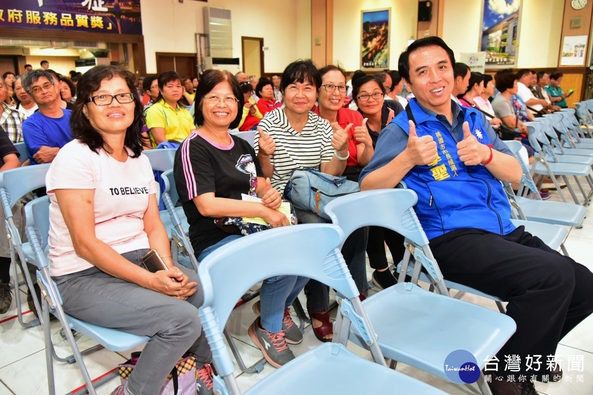 陳學聖出席「入侵紅火蟻防治技術講習會」時,暢談競選的農業政策。