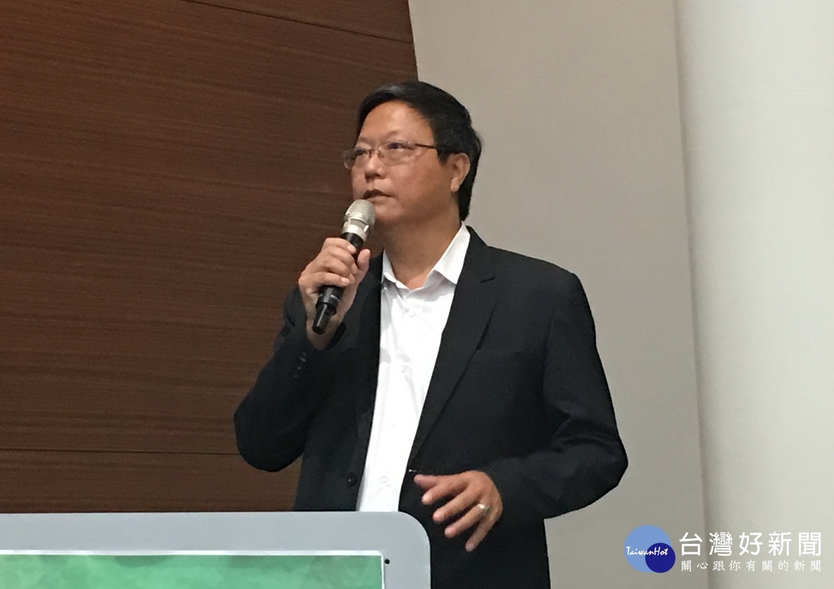 陳明賢理事長說公營行庫不該抽銀根陷大家於困境。(記者扶小萍攝)