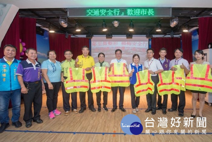 鄭市長表示,改善高榮國小附近交通和接送問題,讓市民感受到無聲的改變,有感的幸福。