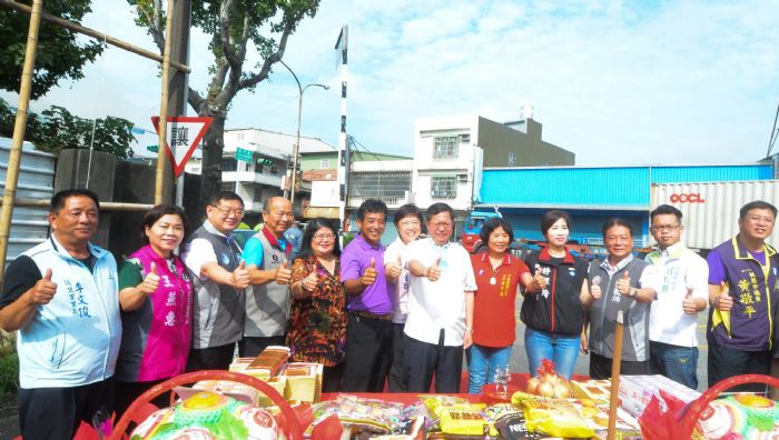桃園市長鄭文燦,出席「桃園市平鎮區延平路三段人行道鋪面改善工程動土典禮」。