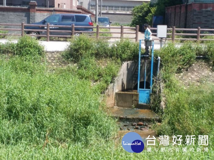 環保局已於觀音工業區內協助園區管理中心阻絕雨水溝,並預防性通報該地農田水利會關閉水匣