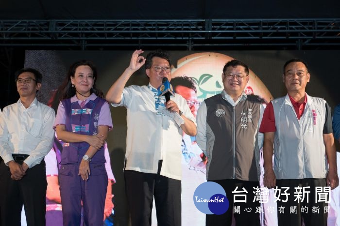 鄭市長表示,以「魚米茶香」為主題舉辦「客家月光團圓音樂宴」,讓大家享受客家音樂並體驗客家好滋味。