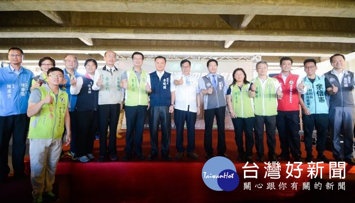 桃園市長鄭文燦,出席桃園區中成里市民活動中心地方說明會。