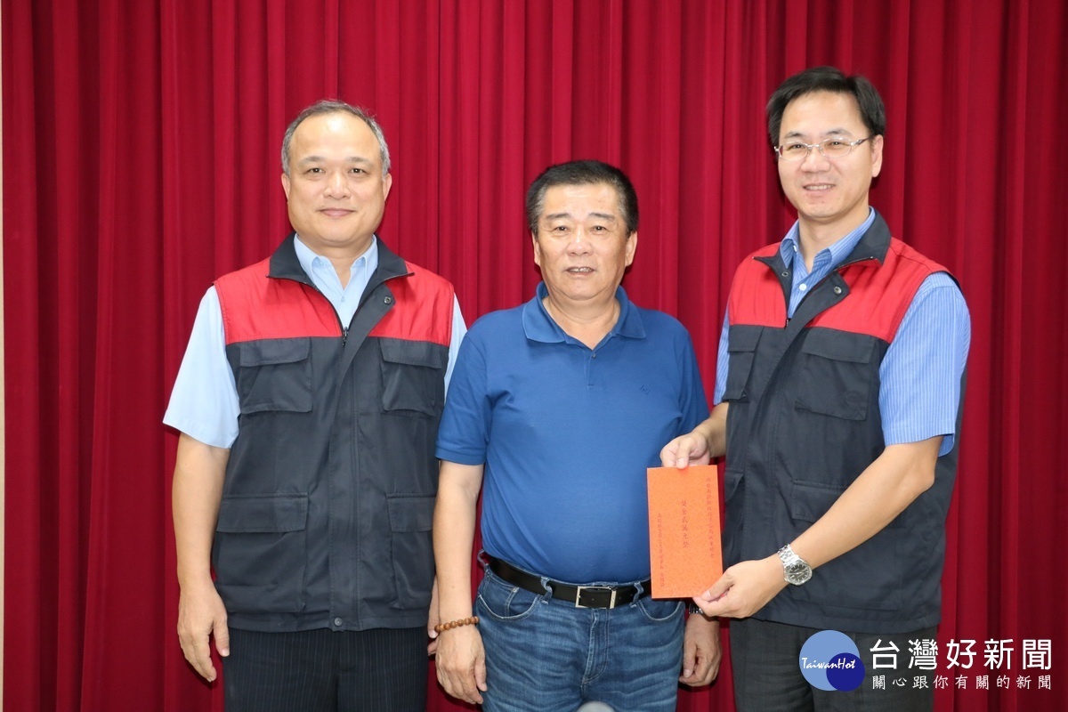 刑警大隊長李明道(左)、竹山分局長鄭有益(右)均為破案有功人員。